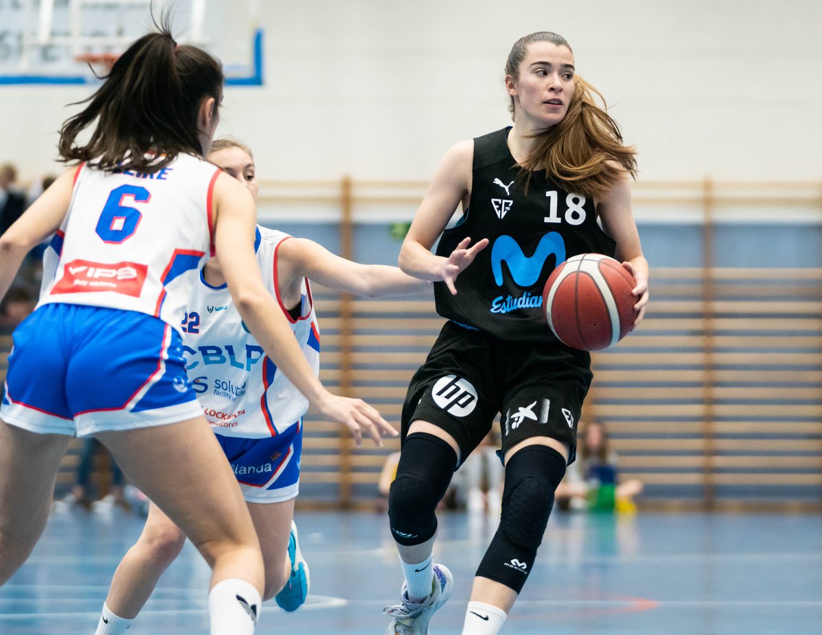 EstuCantera's tweet photo. Nuestras #JuniorsInBlack se clasificaron ayer para la F4 de la Liga @Ahorramas_com de @FBMadrid.

@njonesvisuals estuvo allí y tenemos unas estupendas fotos en Flickr: https://t.co/i2yRIGu1XQ https://t.co/6riY8xgz6m
