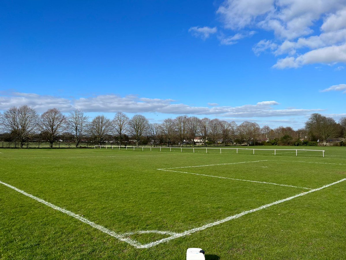 chiseldonfc's tweet photo. All 3 pitches freshly marked and, looking at the forecast for this week, ready for some football again this weekend! ⚽☀️
#teamchissy #chiseldonfc #football #swindon #youthfootball #seniorfootball #wiltshire #wiltshirefootball https://t.co/45jrC1c4zt