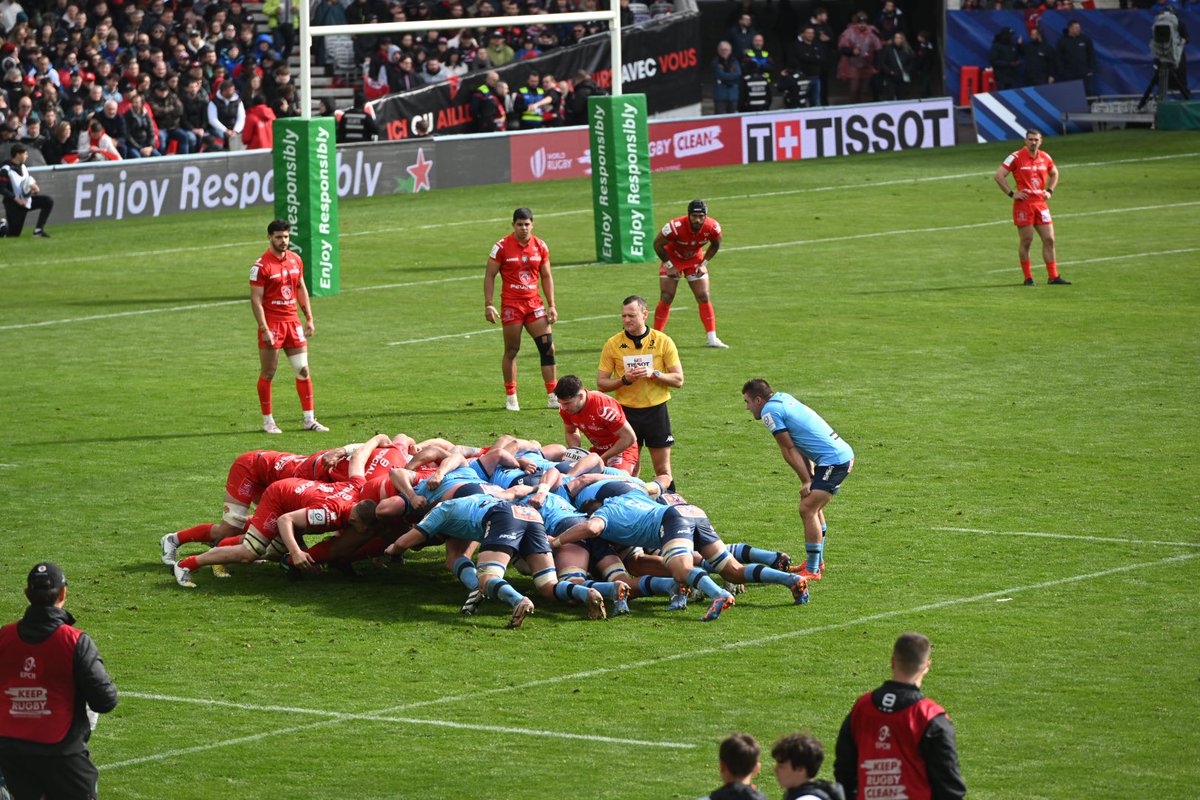 jlmoudenc's tweet photo. Félicitations au @StadeToulousain pour cette belle victoire ! 👏🏼
Direction les quarts de finale de la @ChampionsCup pour nos #RougeetNoir ! 🔴⚫️
#AllezLeStade https://t.co/jegdtIC3Ev