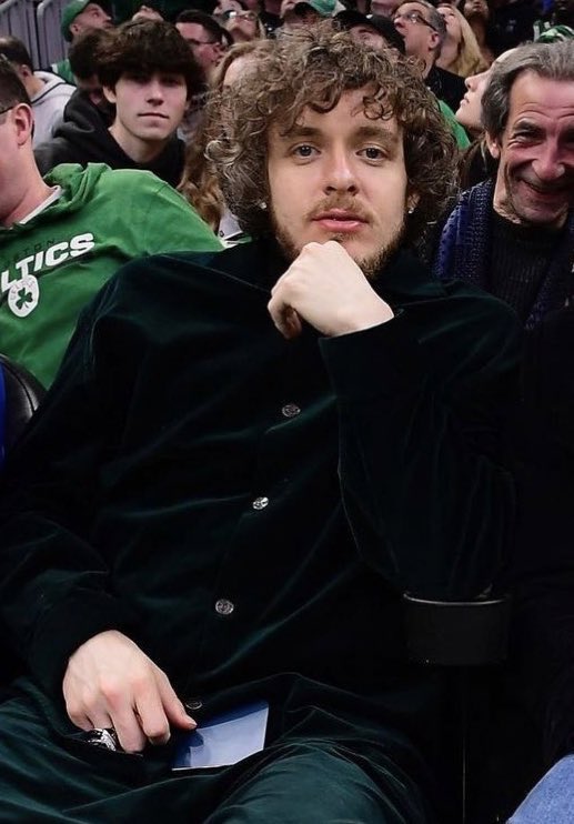 jackharlowmemes's tweet photo. my man is fine as hell, idk about y'all's. https://t.co/NmiJ6w7T2h