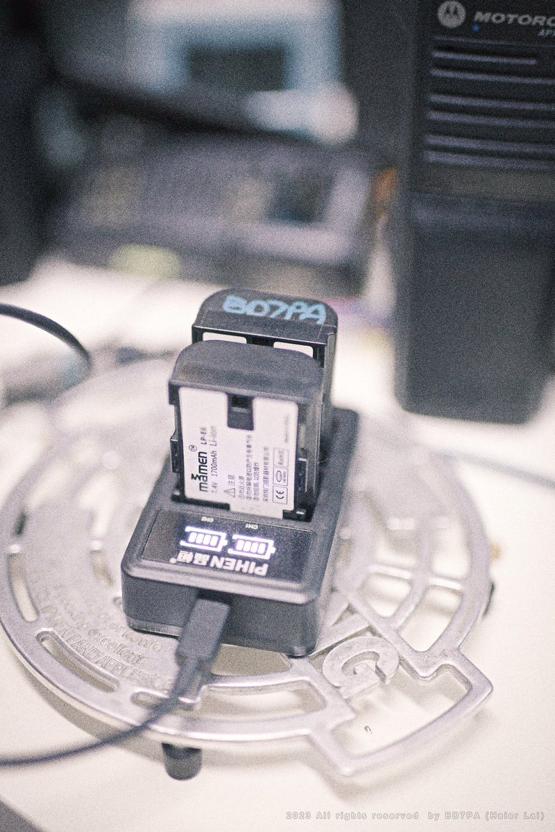 bd7pa's tweet image. When will radio manufacturers produce chargers with standard USB ports like the camera battery charger? #ham #hamradio #usbcharger #typec