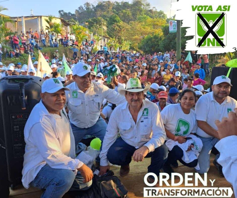 UneUnionzac's tweet photo. LA UNE ES PUEBLO 👐🏻💚
MARIO QUINTANILLA PRÓXIMO ALCALDE. Nuestro próximo Alcalde Mario Quintanilla junto con nuestro candidato a diputado Luis Fernando Cordón Orellana estuvieron compartiendo con los amigos y amigas el mensaje de la Esperanza y Unidad. 
#SandraPresidente https://t.co/Tgk8iPYsdW