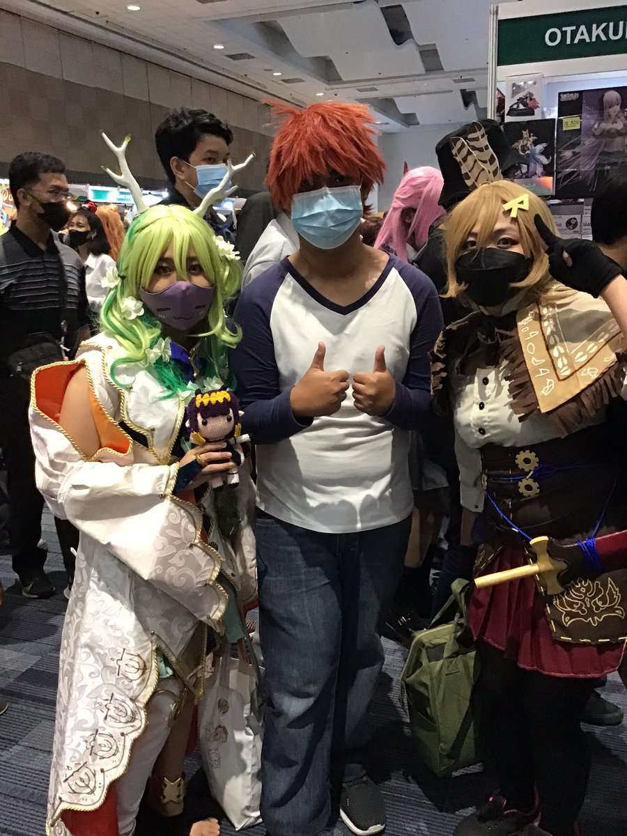LewiDicky's tweet photo. ITS THEM!!!!🤎💙💚  #CosplayCarnival2023 #holoCouncil https://t.co/w2EAxXqZpD