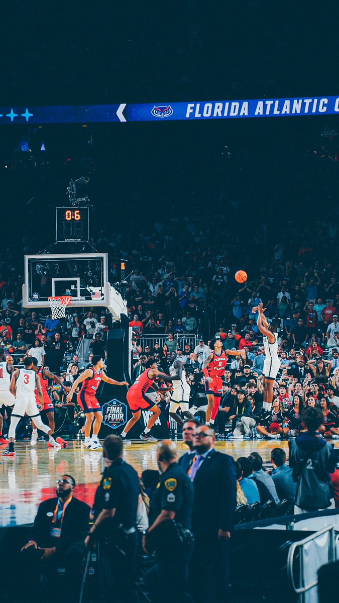 JulianDelGaudio's tweet image. The biggest shot in San Diego sports history. 

#MFinalFour | #GoAztecs