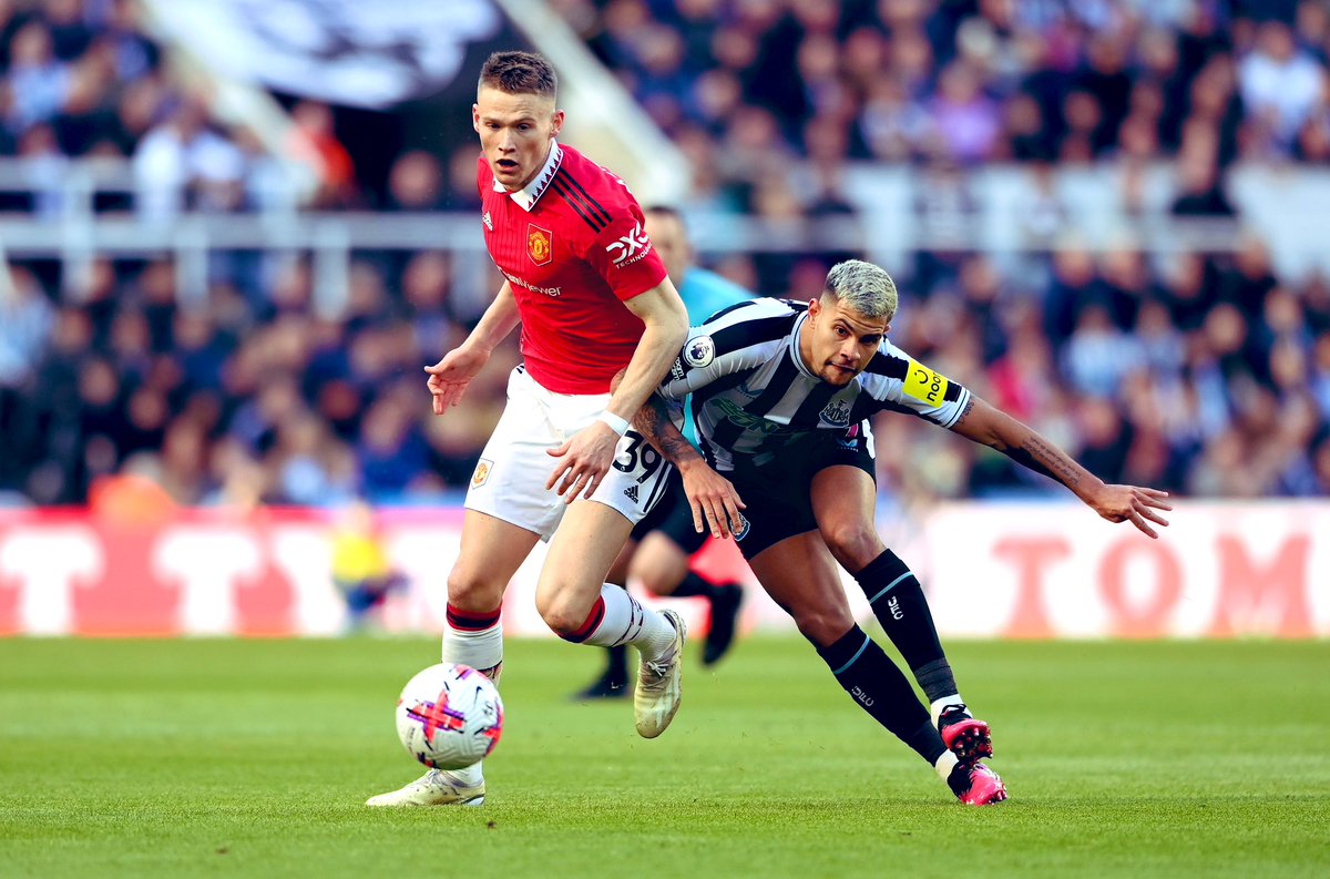 A high-tempo start at St James’ Park ⚡️

#MUFC || #NEWMUN
