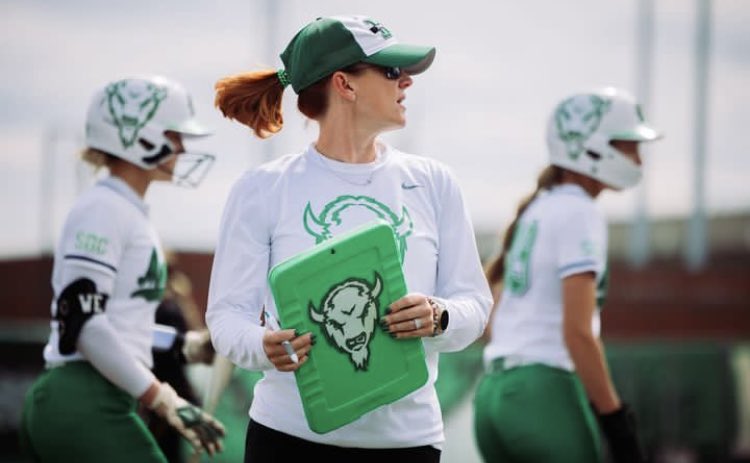 𝟐𝟎 𝐆𝐀𝐌𝐄 𝐖𝐈𝐍 𝐒𝐓𝐑𝐄𝐀𝐊

Marshall softball picks up it’s 30th win on the year defeating Georgia State 5-1

30-3 (6-0) 

This team is SPECIAL