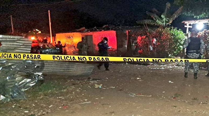 Cuatro personas fallecen por explosión en cohetería en El Salvador

#DomingoDeRamos
 
vtv.gob.ve/cuatro-persona…