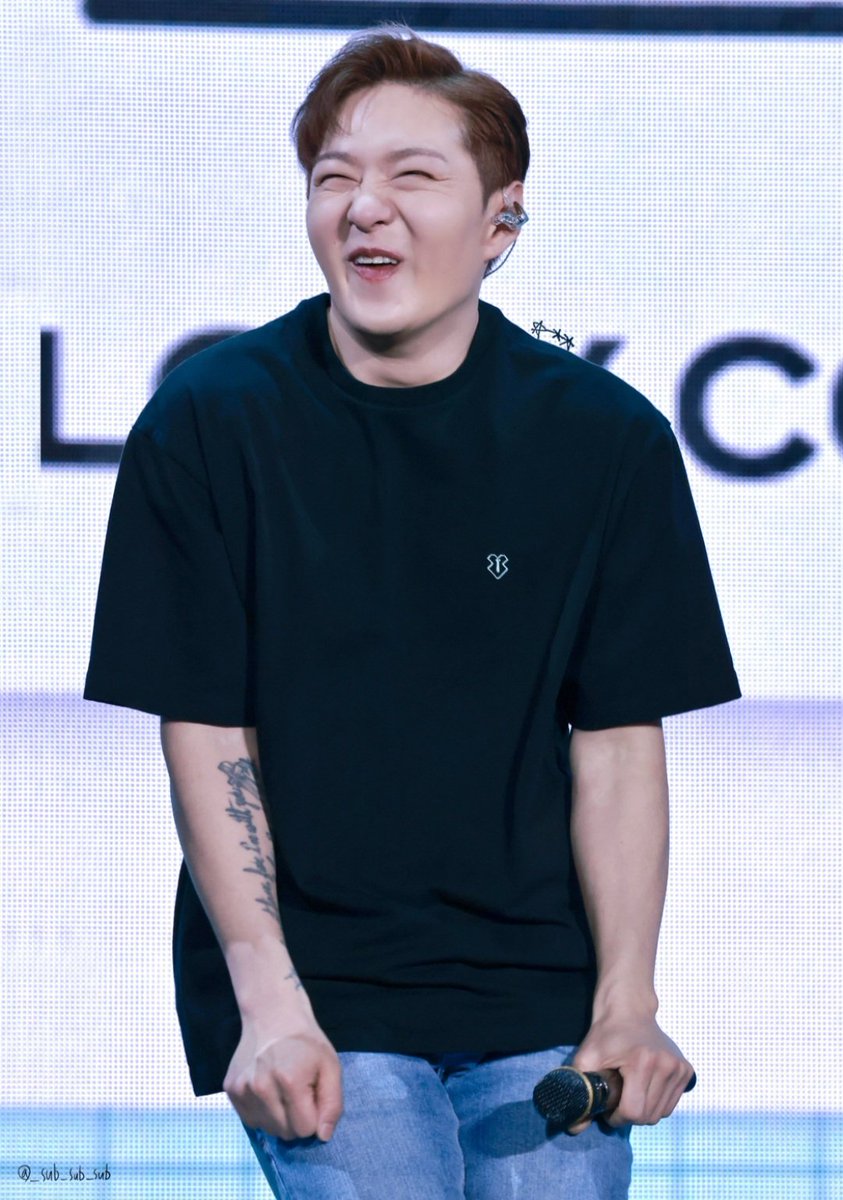 Melody4E7's tweet photo. If you see this tweet, quote it with 4 pics that expose your taste in men.
Carlos Lee,π Lee Changsub, IlhoonπΌπ» & BTOBπππ https://t.co/HBcGerxO4B