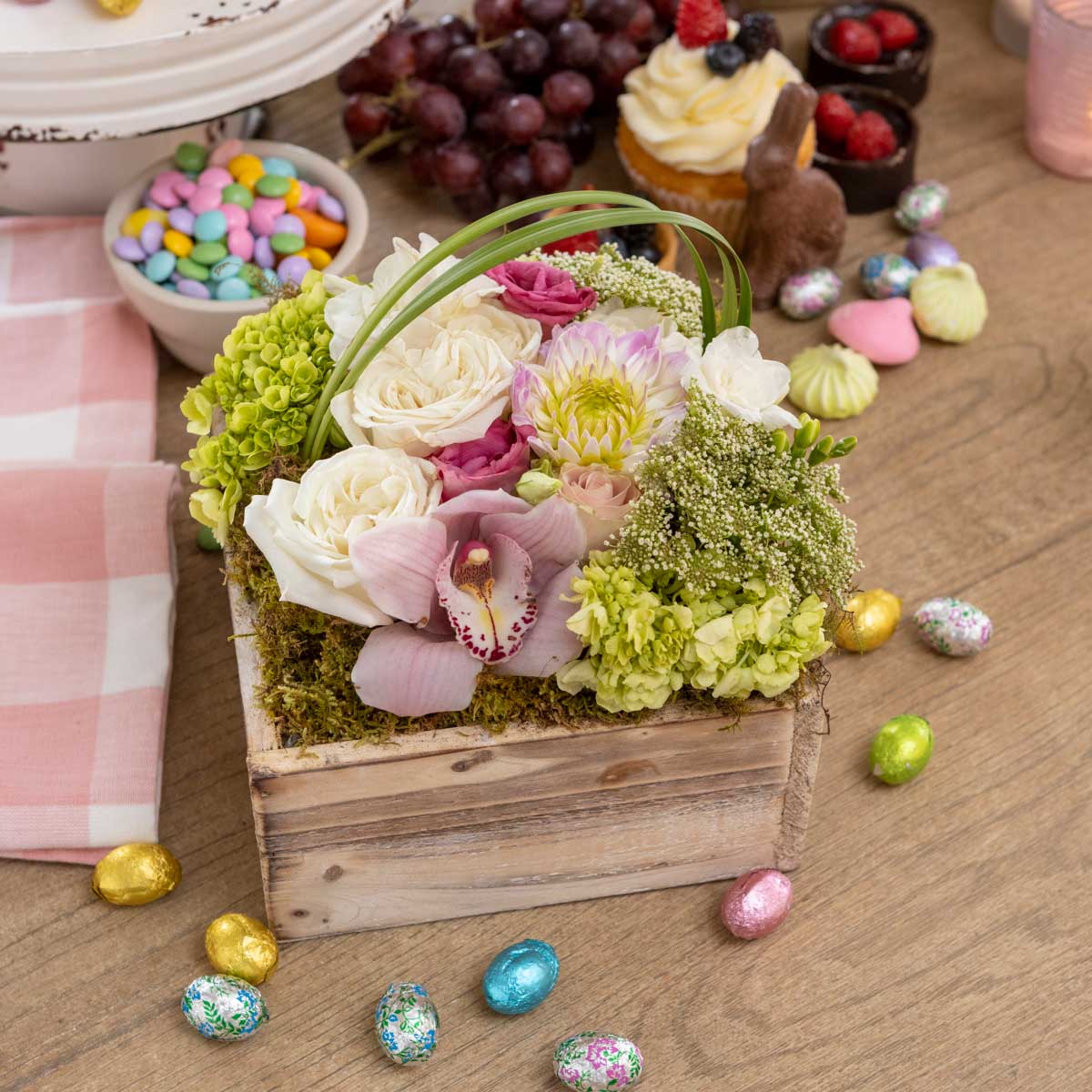 One more week to shop Olive & Cocoa for Easter! Hop on over to oliveandcocoa.com to send the Easter Bunny’s favorite, ‘Lillianna.’ 🐰 #oliveandcocoa #floraldesign #floralarrangement #floralgifts #easterflowers #flowers #springflowers #flowerdelivery #easter