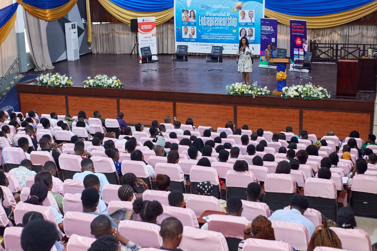 Bmtayui's tweet photo. I addressed the University of Ghana students at the financial and entrepreneurship summit. https://t.co/dO0izCz2yk