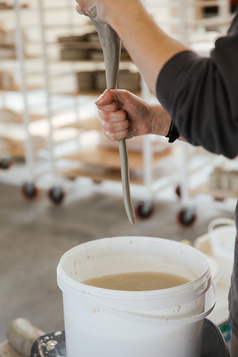 sunken_studio's tweet image. Spend your working day stuck to a screen? Do something creative with your free time! “There’s such a feeling of contentment from throwing clay on the wheel and building a mug exactly to your liking, then glazing it in your favourite colours” (Jillian, member) #ceramicsclass #pots
