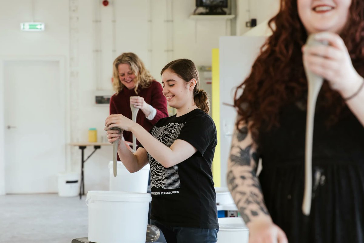 sunken_studio's tweet image. Spend your working day stuck to a screen? Do something creative with your free time! “There’s such a feeling of contentment from throwing clay on the wheel and building a mug exactly to your liking, then glazing it in your favourite colours” (Jillian, member) #ceramicsclass #pots