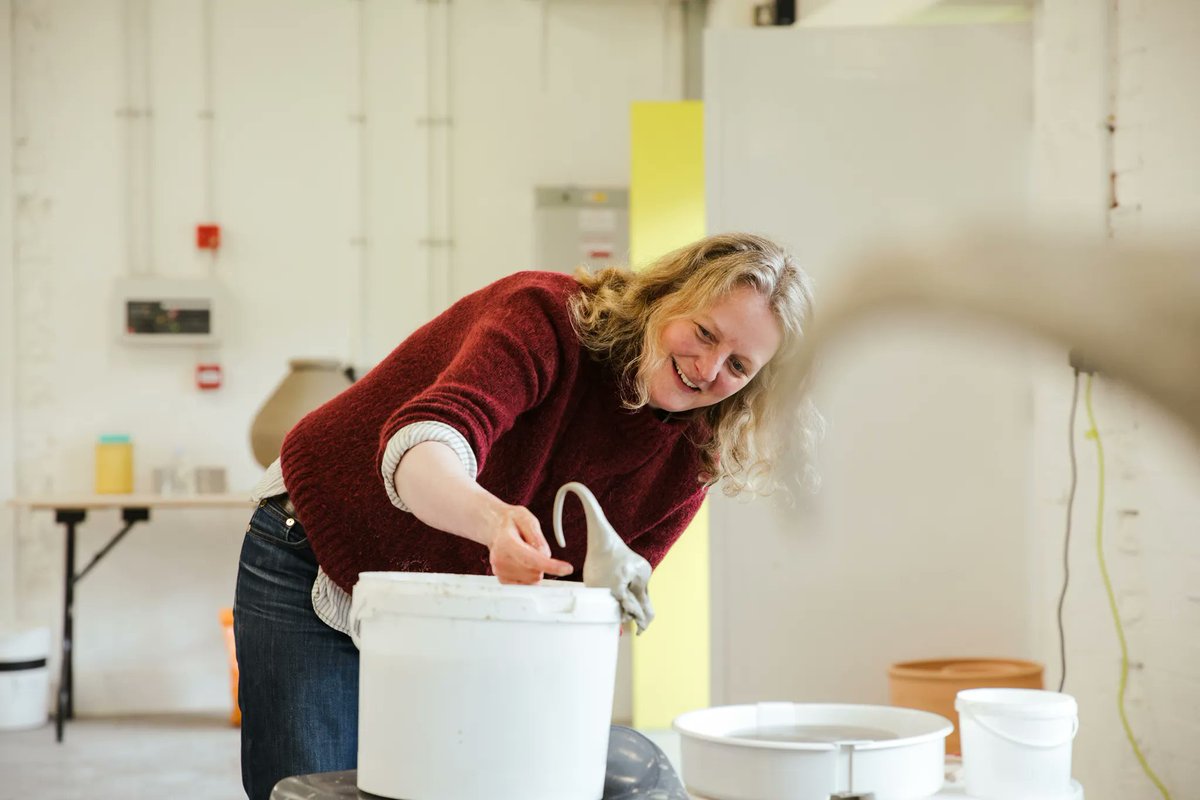 sunken_studio's tweet image. Spend your working day stuck to a screen? Do something creative with your free time! “There’s such a feeling of contentment from throwing clay on the wheel and building a mug exactly to your liking, then glazing it in your favourite colours” (Jillian, member) #ceramicsclass #pots