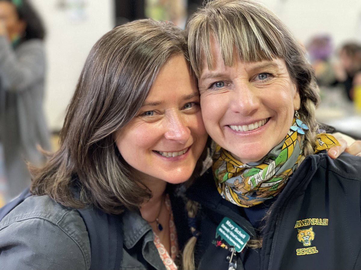 msmBTV's tweet image. So inspiring to see Rowland Fellows organizing &amp;amp; volunteering #ReimaginingSchools23 #VTEd @RowFn @SparkTeacherEdu @JPhillipsVT @vtvsa @VTHumanRights @vtprincipals @AlpinistAndrew @vtcla_ed @VTEducation