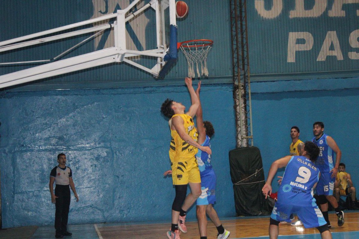 encestandotuc's tweet photo. El conjunto dirigido por Hugo Angelicola encontró los puntos desde el inicio del juego ante un rival que no tuvo su noche en el perímetro de tres unidades.
Cristian Soria fue el máximo anotador con 29 unidades.
Foto prensa de Talleres
#Encestando
#Encestando50Años https://t.co/Hrkz3EaXZI