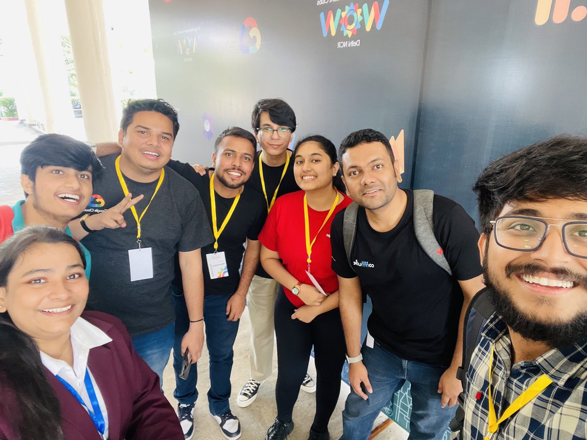 Trilochna_'s tweet photo. After listening to the most humble speakers @Arpansac @QuasarReeha and @DeekshitaVerma I literally received the boost and light I needed to move one step closer towards my career π I appreciate all of your admirable efforts at the @gdscWOWdelhincr π
#gdscwowdelhincr #letswow https://t.co/febLHSWsz8
