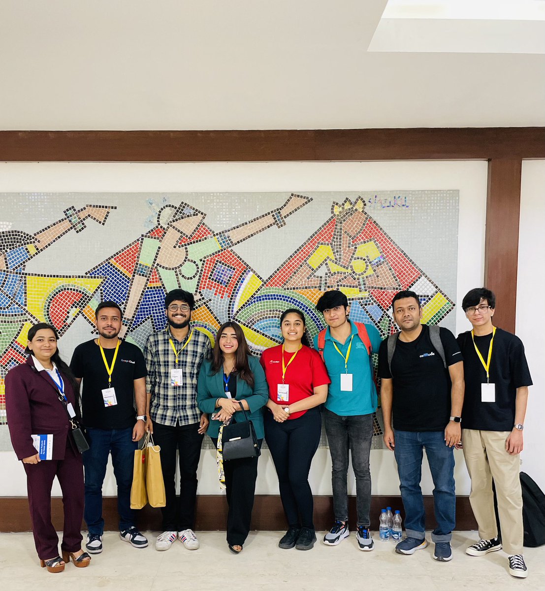 Trilochna_'s tweet photo. After listening to the most humble speakers @Arpansac @QuasarReeha and @DeekshitaVerma I literally received the boost and light I needed to move one step closer towards my career π I appreciate all of your admirable efforts at the @gdscWOWdelhincr π
#gdscwowdelhincr #letswow https://t.co/febLHSWsz8