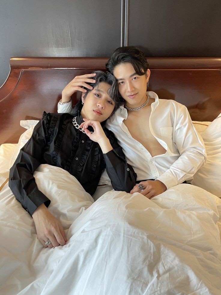 SKMewGulf31's tweet photo. @usnttr I didn't know the story of TimeTay very well but fuck when I miss Tay❤️
#KinnPorscheTheSeries
#kinnporschefamily
#kinnporschetay
#timetay
#2jkhunchalach
#usnititorn
#jjus
@usnttr https://t.co/amA3M5niCg