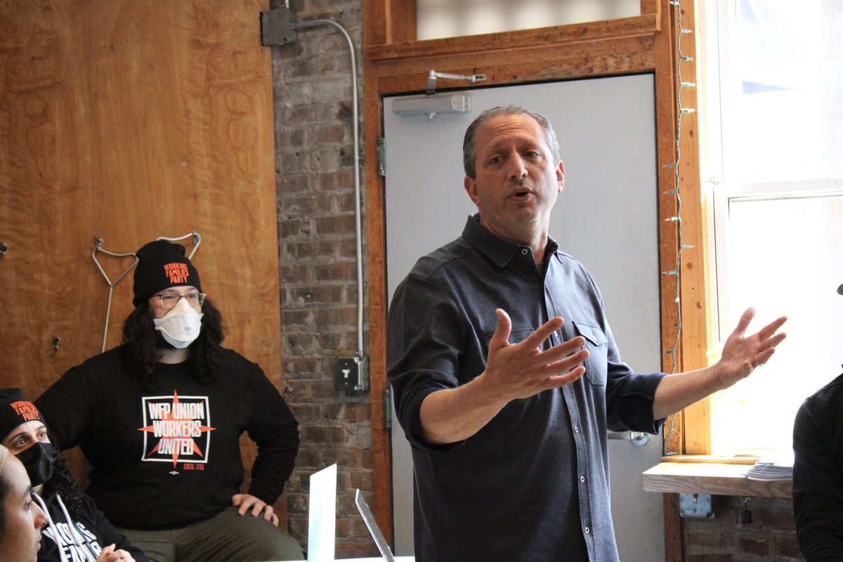 UWFIllinois's tweet photo. Sundays at @BuildCoffee never disappoint!

This Sunday we were joined by NYC Comptroller @bradlander and some amazing organizers from @WorkingFamilies! https://t.co/NKP3MV17IQ