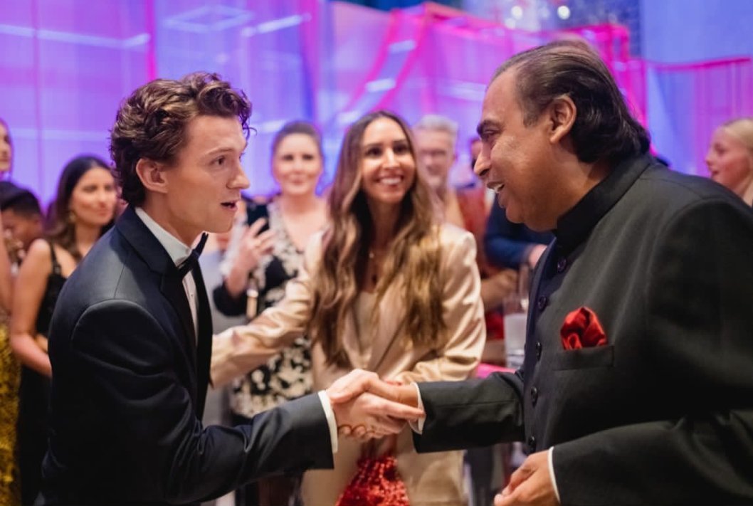 5G k towero par mat latakna, abhi abhi chalu kiye hain.