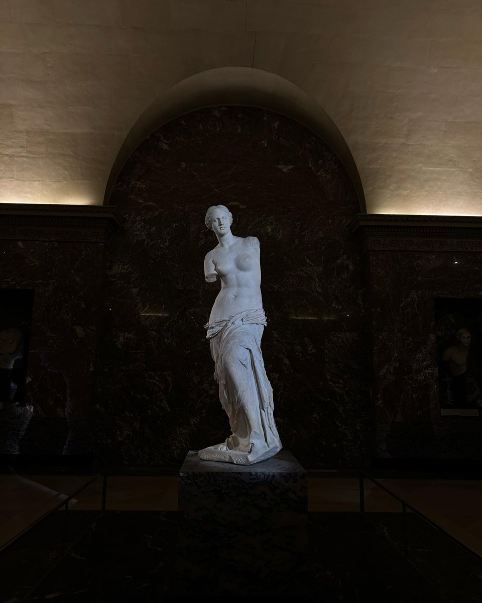 kaleandrarea's tweet photo. Venus de Milo - Aphrodite
#Chenno 😭 https://t.co/F8FBu39iFW