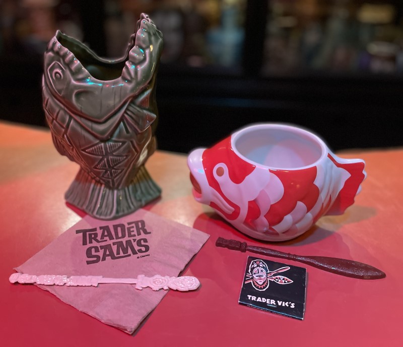 Totally by coincidence, several of my recent Tiki mug acquisitions have a uniquely aquatic twist. I think they make a cute couple. #tikimug #tikimugs #tradersams #tradervics