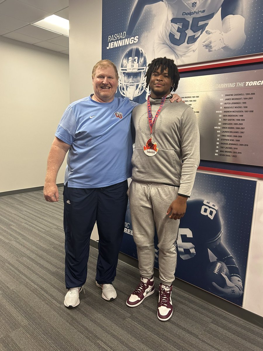 umarrockhead's tweet photo. Enjoyed a great visit this past Friday to @LibertyFootball !! Thank you for the invite and hospitality!! @CoachChadwell @coachbilldurkin @coachcarter63 @jenntull @ToCreek https://t.co/c2bkQEdLDW