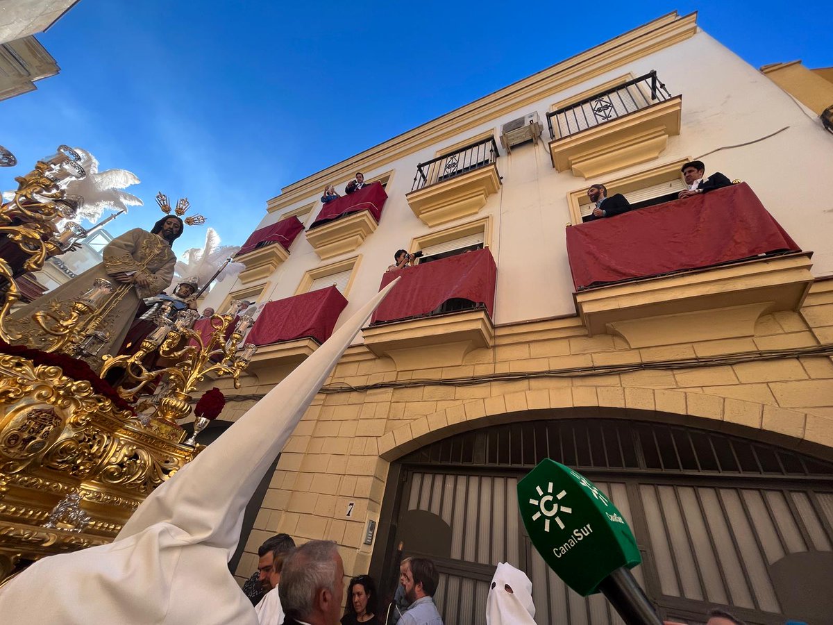 Ya estamos en la calle para llevar el mejor sonido de la Semana Santa de #Jerez @epenitencia @canalsur @CanalSurRadio con @DavidMontesFdez @floreniniesta @pcosano y Salva Gutiérrez.