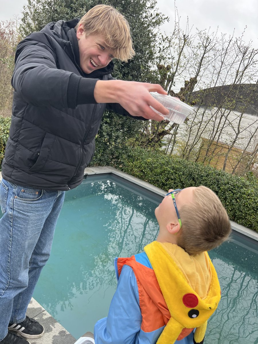 LanbikerPhilip's tweet photo. #Poolboy is preparing the #pool , rescued a #lizard #summeriscoming #fosterson is having the #timeofhislife https://t.co/LG5LJVJF94