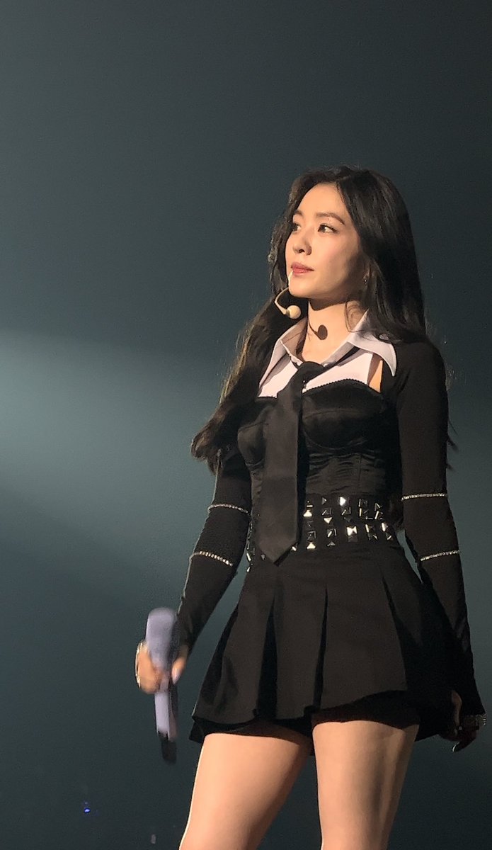 blvwberry's tweet photo. ❝ チェヨン ‘𝐬 𝐮𝐩𝐜𝐡𝐚𝐫  ❞  RT Gikdo_143: 230402 R to V

전세계에 자랑하고싶어지는 
폰카 미모 공유함니다

#아이린 #irene #레드벨벳 #RedVelvet4thConcert_RtoV https://t.co/qo0ZZk5KEg