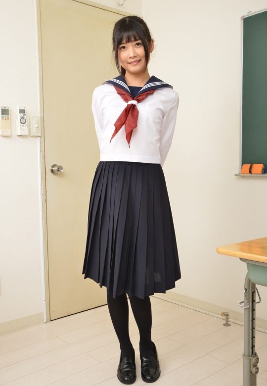 SailorLoversBot's tweet image. ⊿1049 #セーラー服 mtbrs.net/ps_sailorlover…