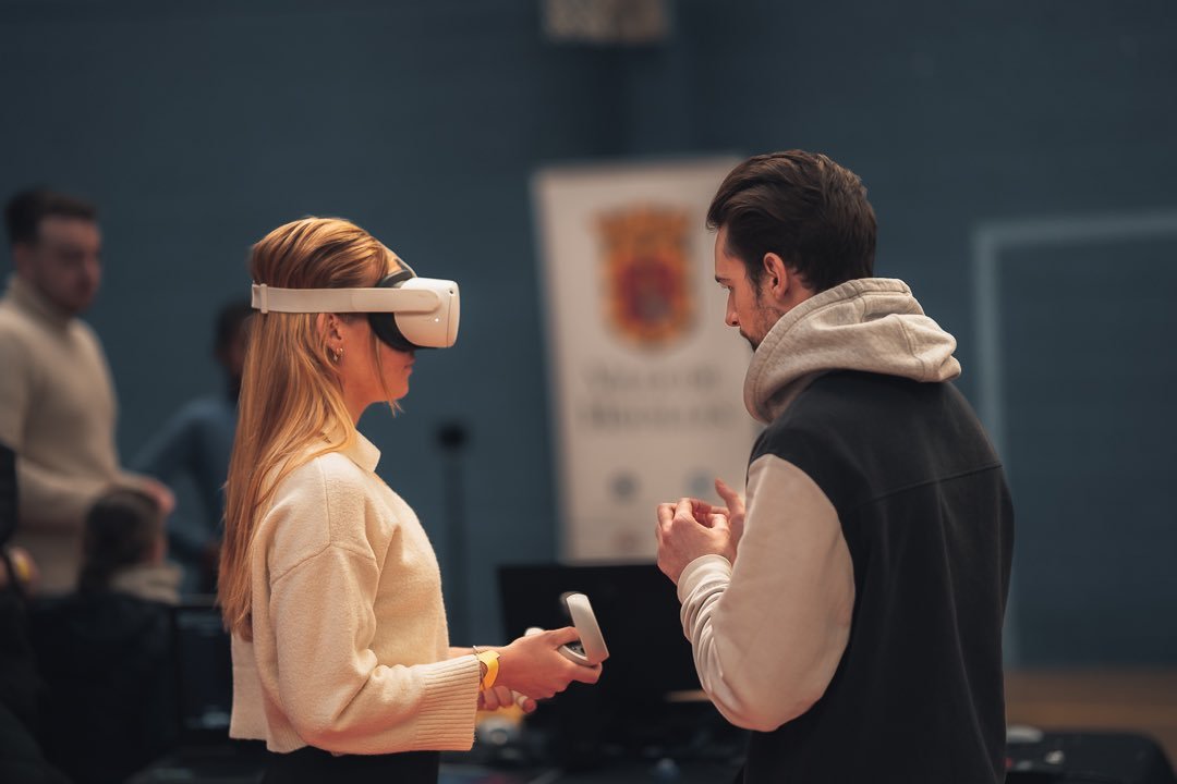 lmlevents49's tweet photo. LML Events : C’est quoi ? Nous sommes une association d'événementiel gaming et esport créée par trois passionnés : Léo, Maël et Léa.  
Notre but est de continuer à développer et populariser l'esport en proposant des événements innovants pour les joueurs et les spectateurs. 1/3 https://t.co/3j1VRqU9vr