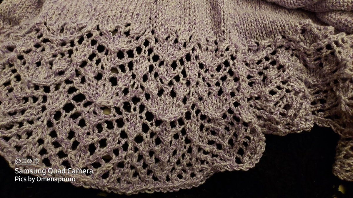 ToukoQ's tweet photo. Auri ❤️
Suunnittelija: Heidi Alander ❤️
Lanka: Novita Hetki (väri 071, poistunut) @neulomo 
Puikot: KnitPro Symfonie 4.5mm
Ohje on v.2017 Jkylän Neulefestareiden festarihuiviin
#neuloosi #HuiviVillitys https://t.co/RD8s7LLkuZ