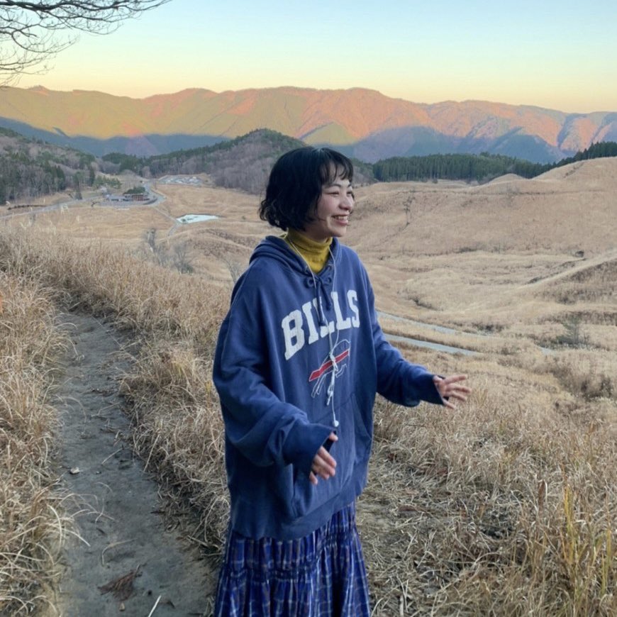irislaos's tweet photo. 【 部署長紹介🍒】

まずは営業部長いとみ🦔🍂

彼女はI-RISを初期から支え、誰からも頼られるI-RISに必要不可欠な存在❕
彼女の個性的なファッションとセンスは誰にも真似できません🤎

Instagram : https://t.co/q8fXbHpp60
Twitter : @yitengmeihong1 

#春から立命 https://t.co/CNaRGqFZFI