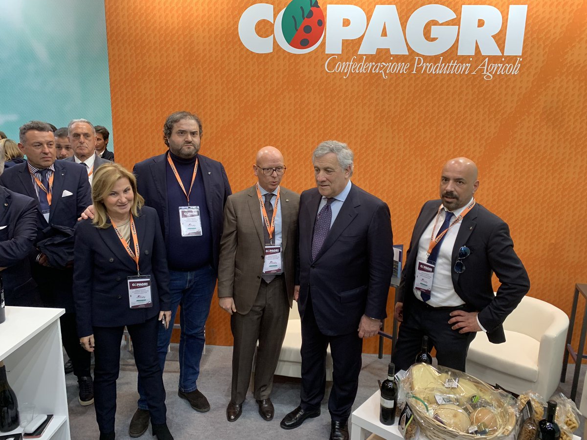#Vinitaly: inaugurato alla presenza dei ministri #Lollobrigida e #Tajani lo spazio espositivo della #Copagri; #Battista, presentata un’ampia selezione dell’eccellenza delle cantine associate e della varietà dei territori italiani del #vino.

bit.ly/3Me7PRp