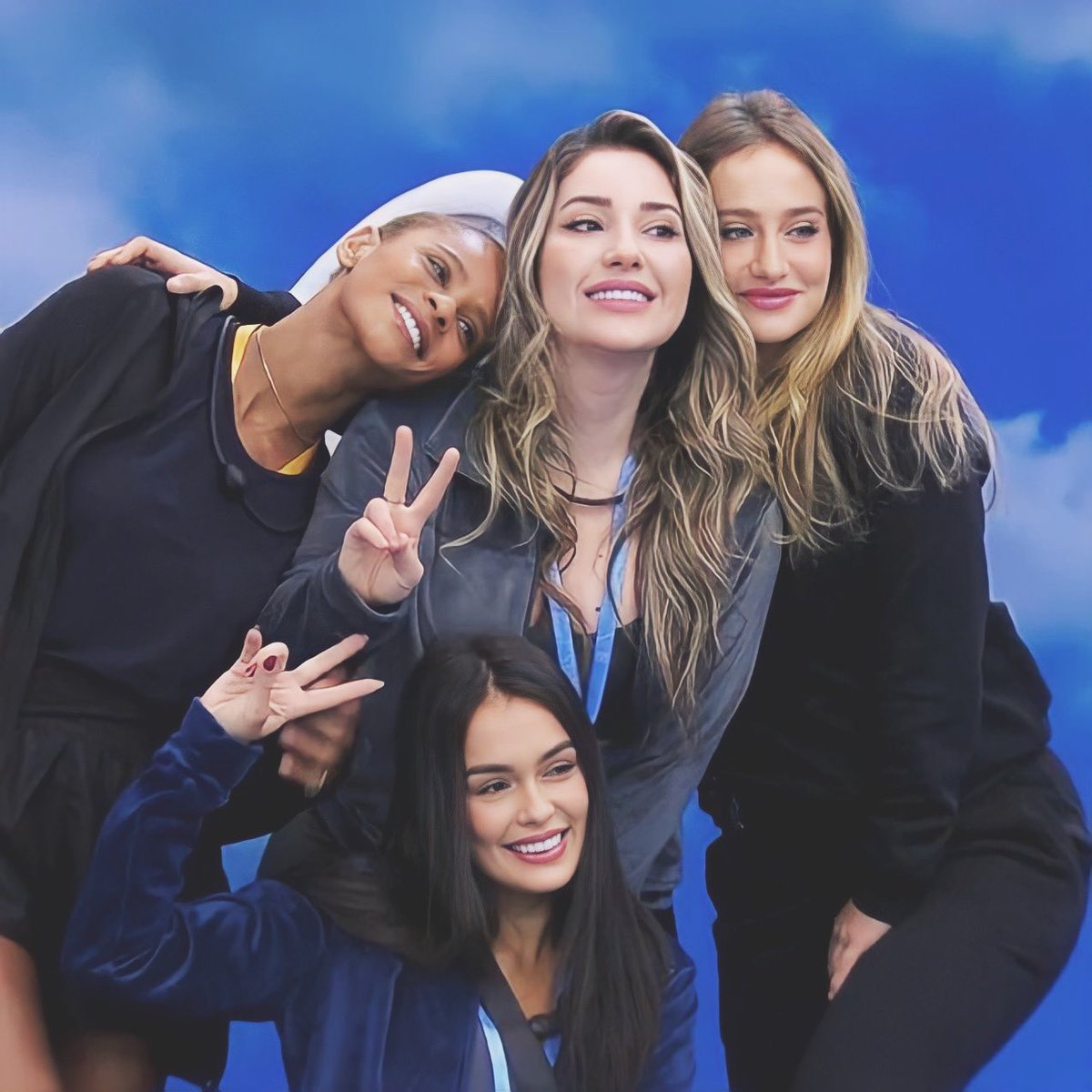 barbiecomentaa's tweet photo. se você tá fechado com as deserters deixa o like aqui 🍬💙 https://t.co/o4gWCWnDSD
