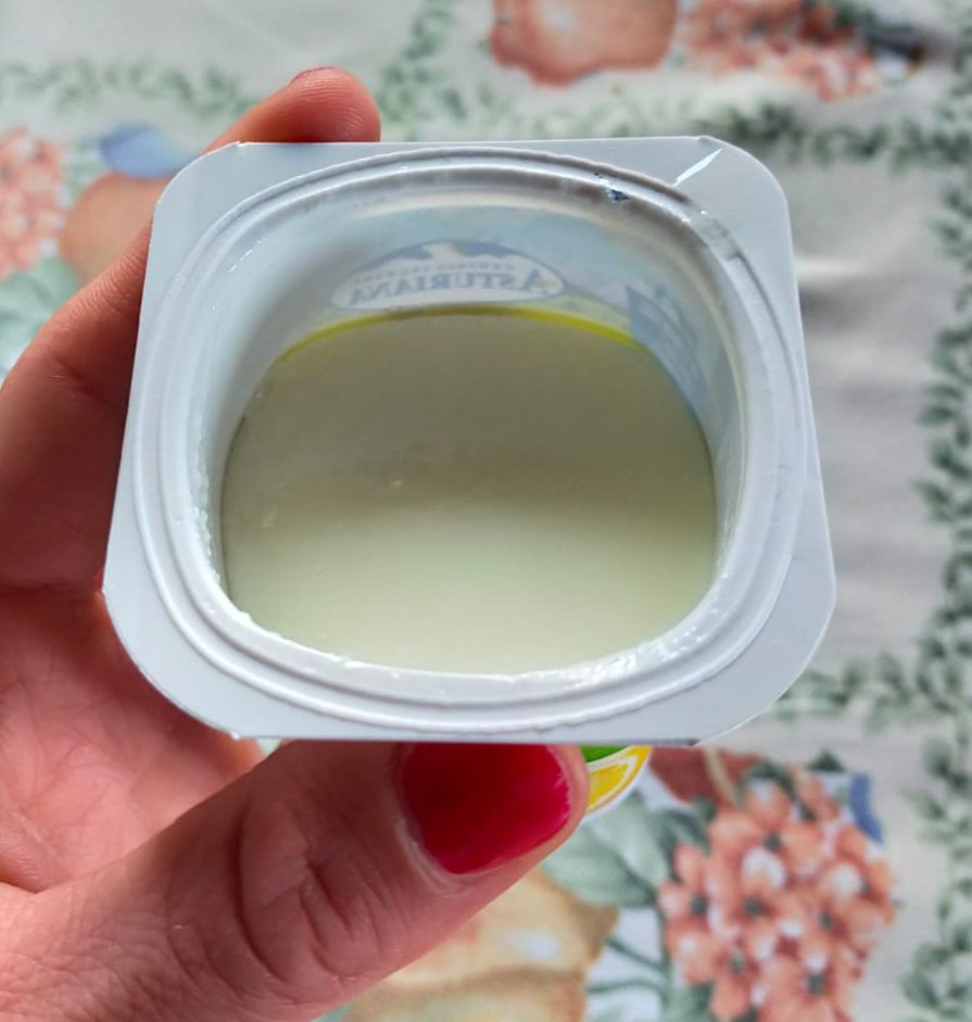 _patriciavs_'s tweet photo. Los de la @LecheAsturiana, además de ayudarnos a reciclar con el taponín de la leche,podíais colaborar con esto de la #reduflación.Vosotros y quién quiera q sea la nueva Presidenta,porque ojalá q pudiéramos Sumar en los hogares algo más qué facturas por pagar y comer tranquilos. https://t.co/VNn1PfsnwJ