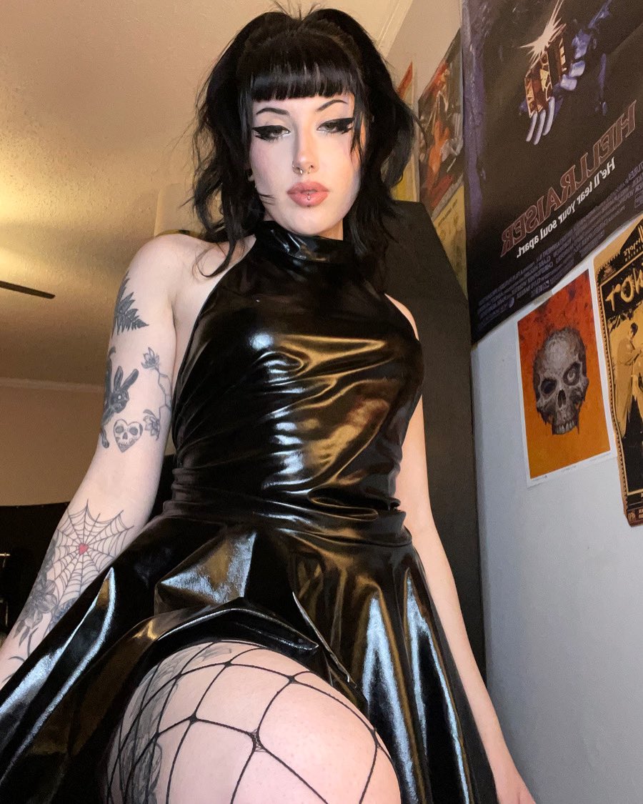 v4mpgf4's tweet photo. comment + retweet for a 🍑 pic in ur dms https://t.co/BNf5nPPGSF
