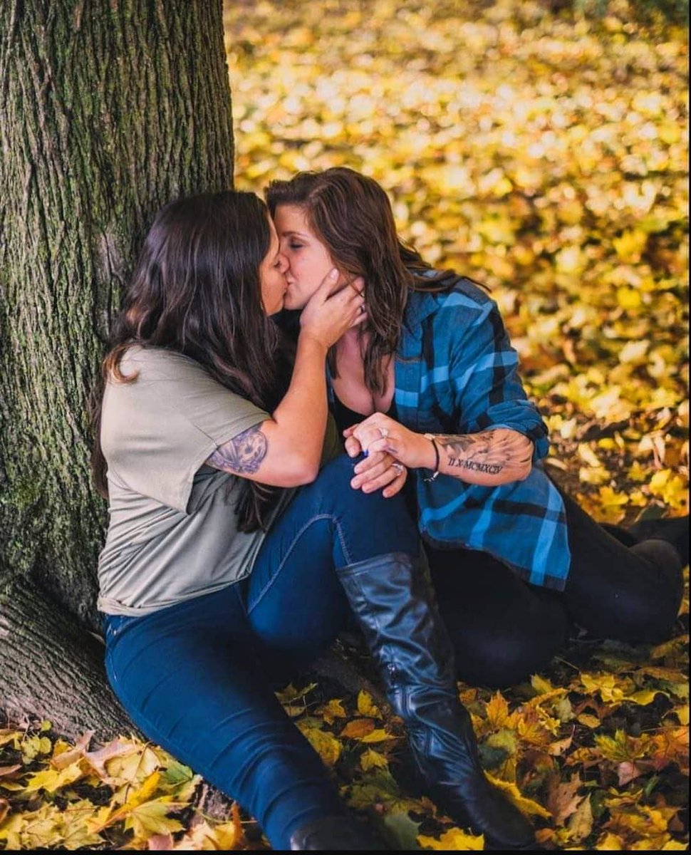 evollgbt's tweet photo. Amazing couple: @purebrunette88 & @excuse.my.french09 💕
#fiance #loveislove #engaged #fallwedding #loveislove #loveis #lgbt #shesaidyes #weregettingmarried #icantwaittomarryyou #dreamgirl #lgbtengagement #lgbtq #engagement #engayged #proposal https://t.co/TulpAc2z7o