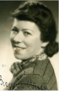 auschwitzxhibit's tweet photo. April 2, 1912 | Erna Bronnerová is born in Prague .A Jew, she is deported in Sept. 1942 to #Terezín, where she survives the “selektion”. In January 1943 she perished in #Auschwitz. She was deported with 2,000 people. Only 1 became prisoner. 1,999 were gassed upon arrival. https://t.co/gfwKVvvAbn