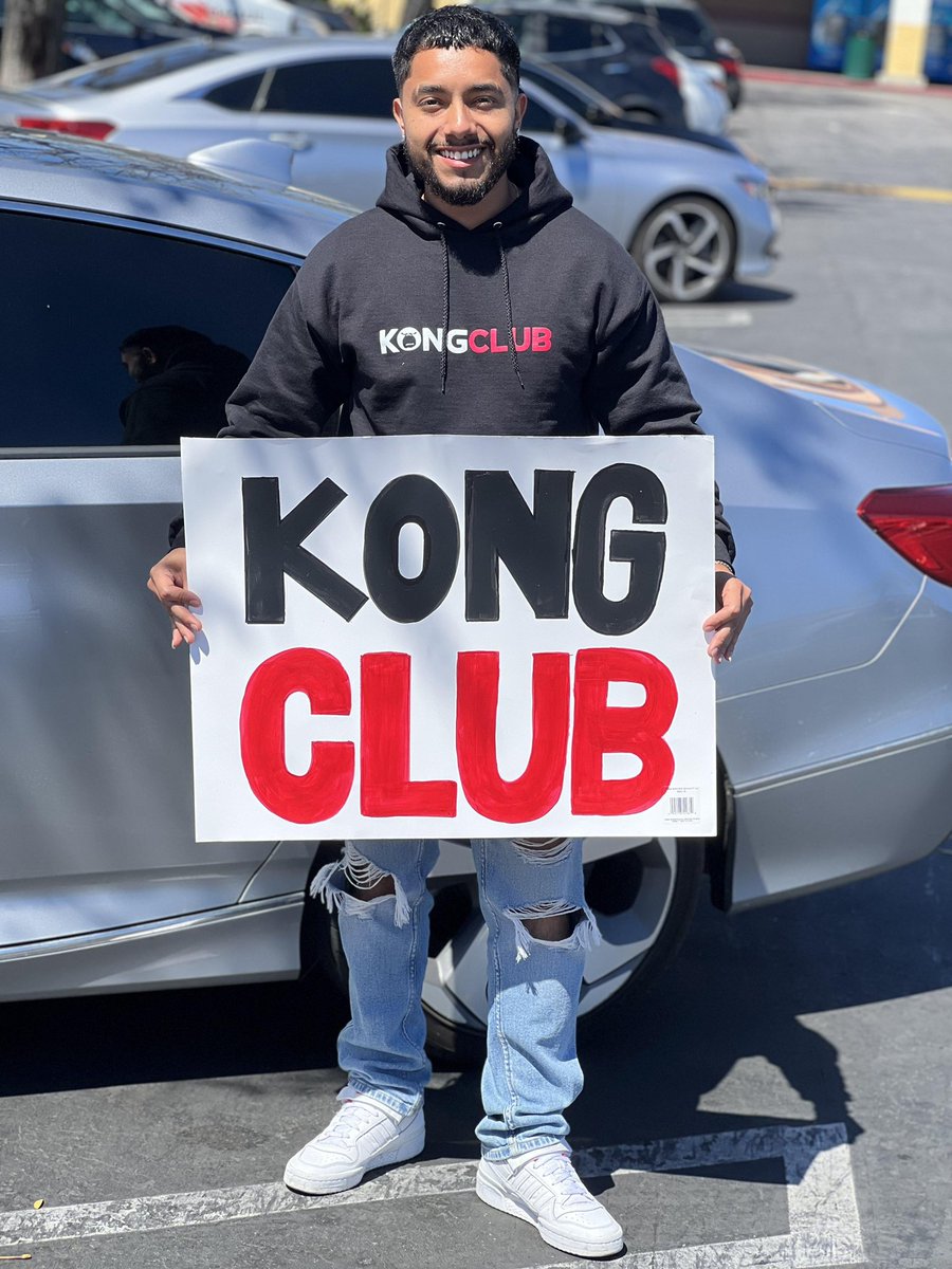 KongClubNFT's tweet photo. Our members and team are pushing world wide 🦍🌎🚀
Looking good @pech_b5 🔥🦍
#WrestleMania #KongClubNFT #tenoften https://t.co/KfZ8Twpsbo