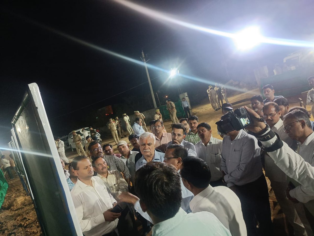 EECdJhansi's tweet photo. Visit of Jhansi reorganization water supply scheme at WTP site by chief secretary Sir in Jhansi (UP) https://t.co/hSaUlBj7pE
