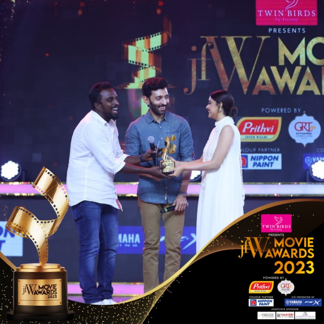 jfwdigital's tweet photo. @KeerthyOfficial won Best actress in a women centric film.

The award was presented by @ArunMatheswaran @iamvasanthravi 

#jfwmovieawards2023 #jfwmovieawards #jfw https://t.co/861ppafnCm