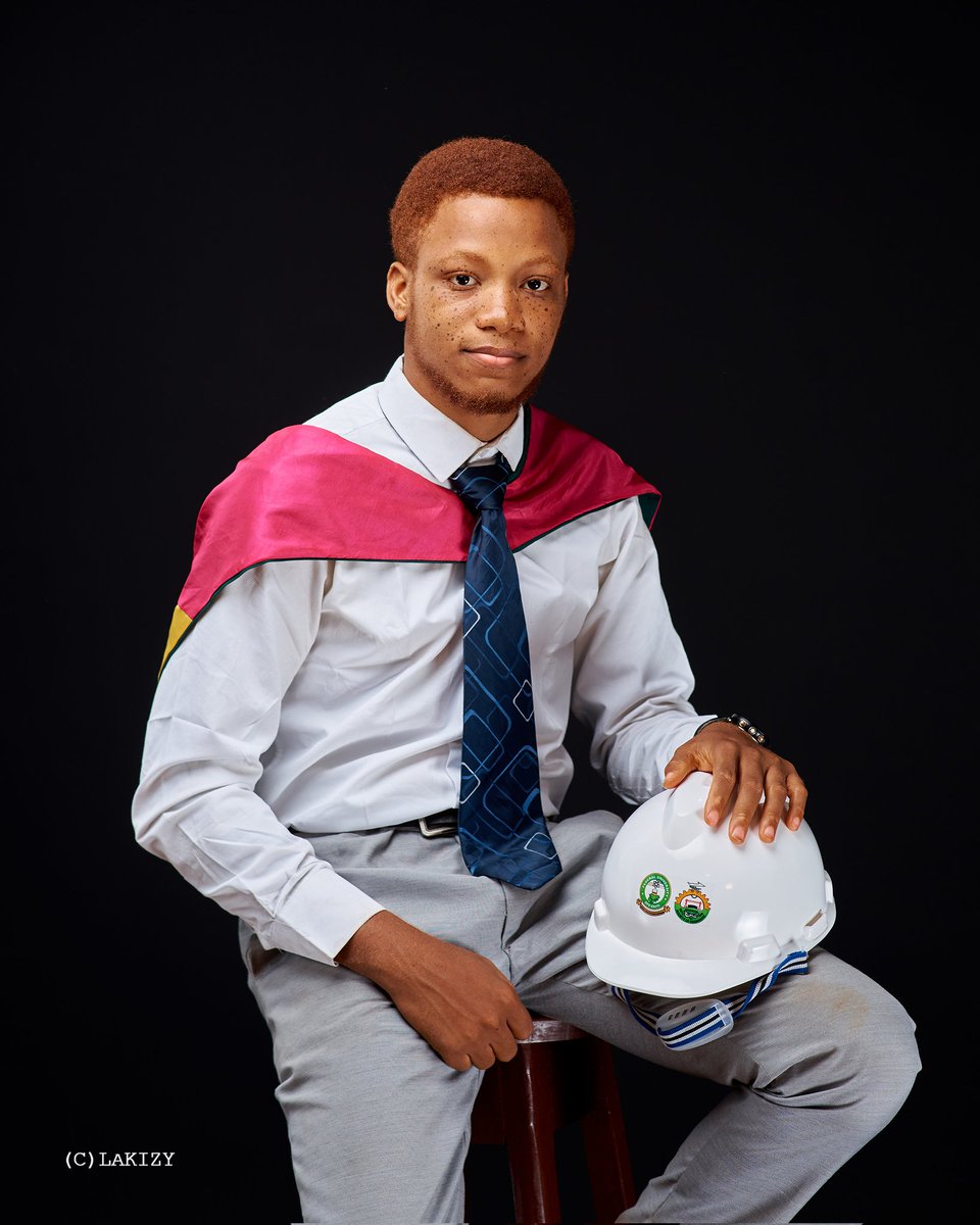 dan_le_brown's tweet image. The best part of Q1 was becoming a  Mechanical Engineering graduate.

...
No award. No nothing, but we thank God 🥹