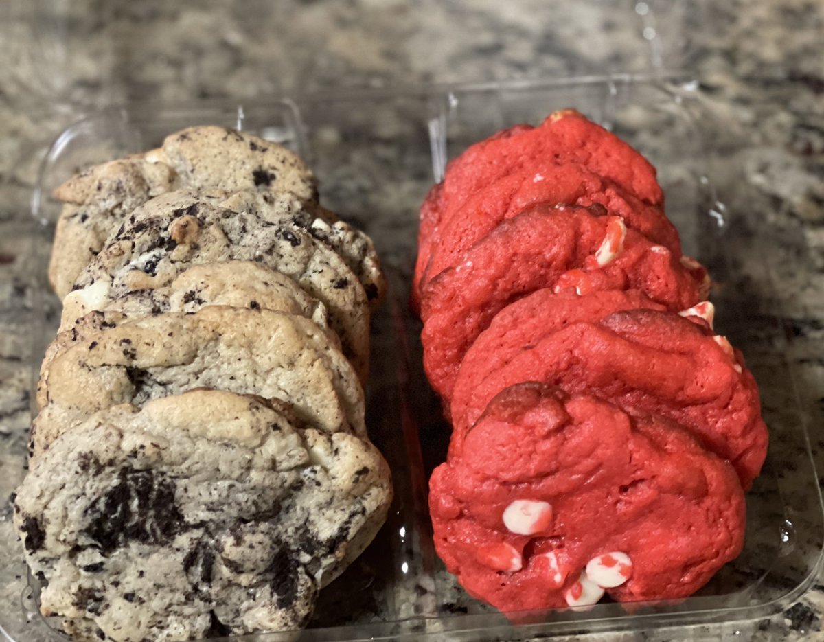 SierrasSweetLay's tweet photo. Cookies Available Today! 🍪😋
#SierrasSweetLayers https://t.co/l0QXhrk7Sr