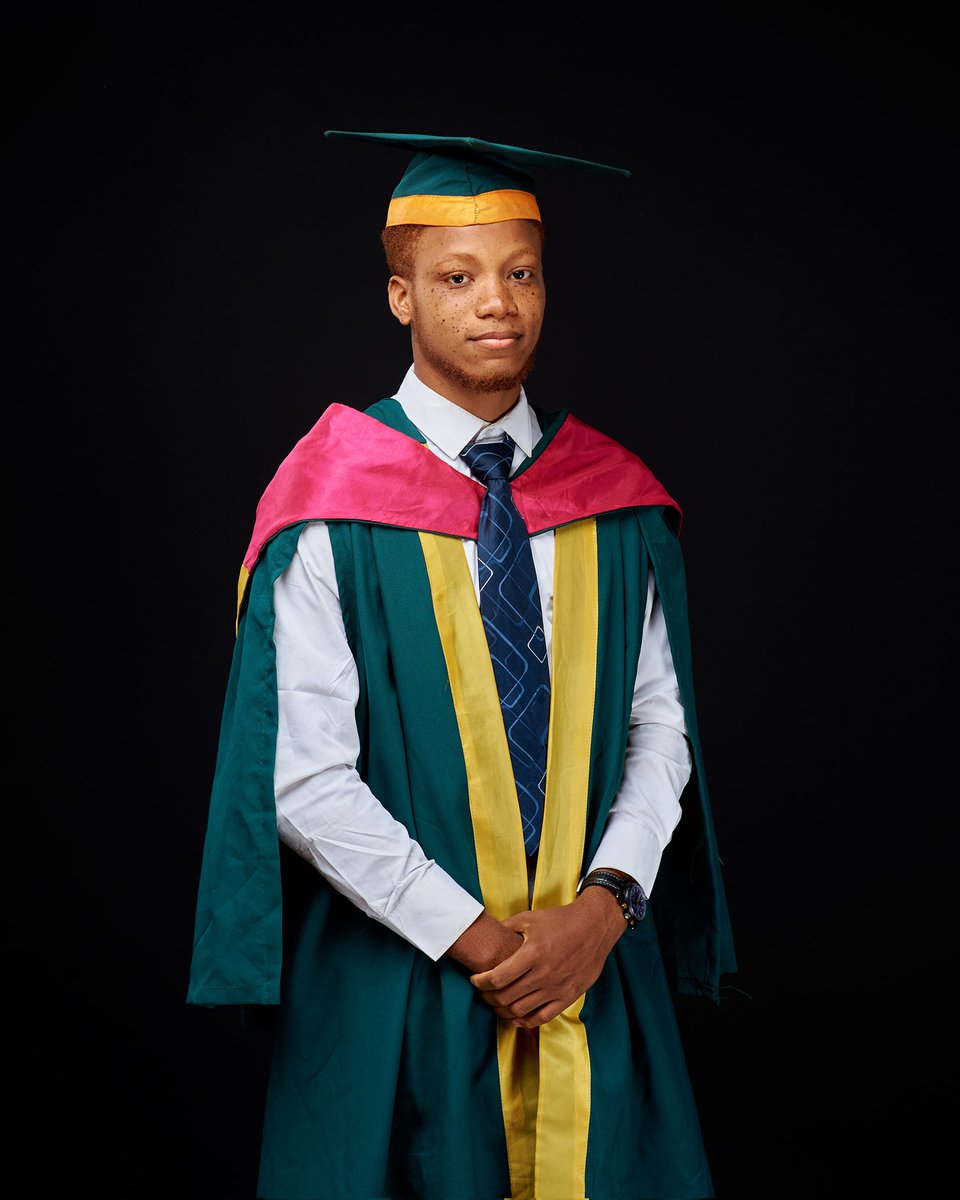 dan_le_brown's tweet image. The best part of Q1 was becoming a  Mechanical Engineering graduate.

...
No award. No nothing, but we thank God 🥹