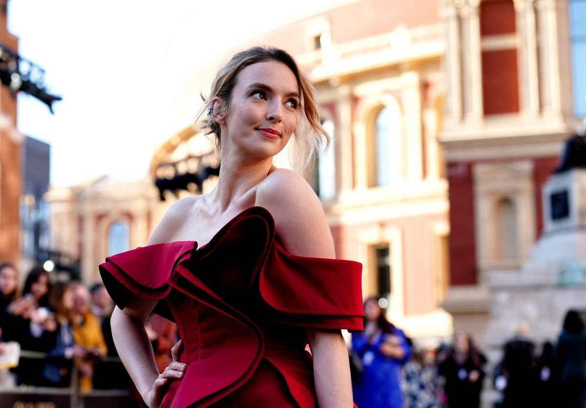 estreetprods's tweet photo. To the 1 in 3, we’re walking this carpet for you! 
 
Sending love and best wishes to all of tonight’s nominees. #PrimaFaciePlay #OlivierAwards https://t.co/Lug2IZMiCz