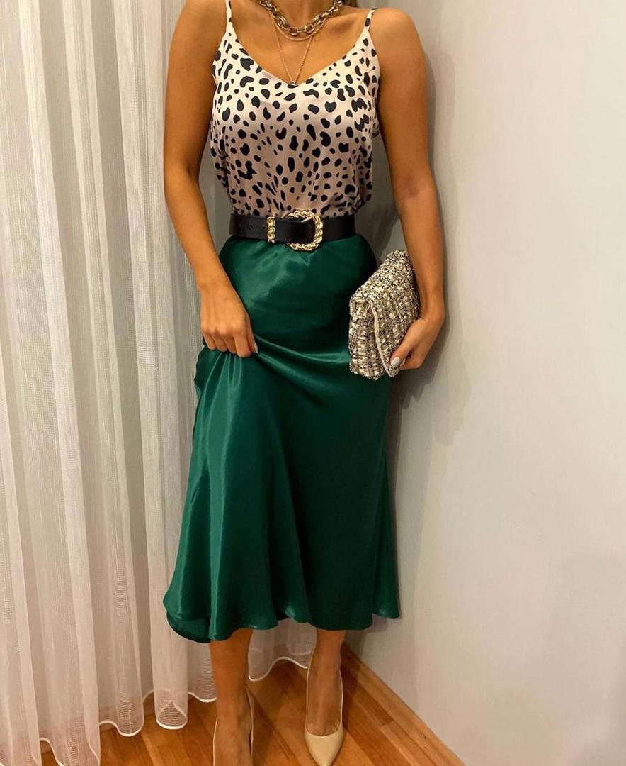 Silk skirt ❤️😭
اوفره ليكم يا بنات بي ٦٠٠٠ج بس