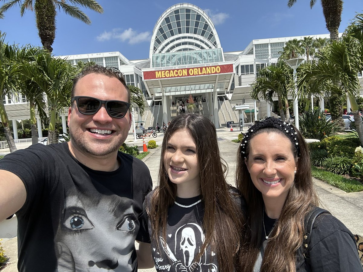 CoryWilson7's tweet image. Today was the day!! What’s your favorite scary movie?? Y’all know mine!! It was an epic experience!! #scream