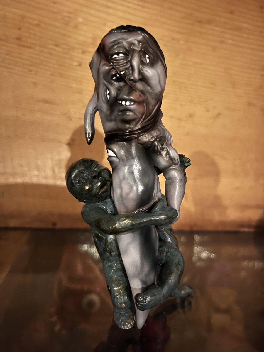 syuryouatom's tweet photo. 僕の身体へ魔剣の因子を宿す為に肉体改造や！！！
筋トレも魔剣を宿す為への儀式や！！

魔剣の為にその1やっ！！ https://t.co/Zvf8d396Gt